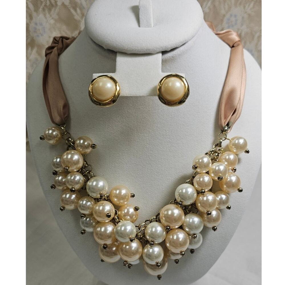 Chunky Faux White Pearl Cluster Bib Choker Necklace and Earring Set